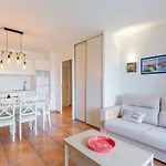 아파트 Domaine Iratzia By Interhome *